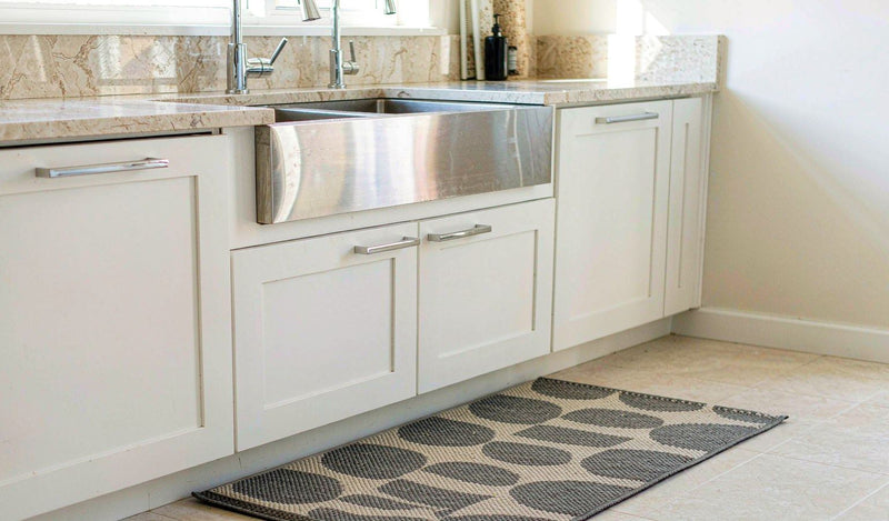 What is the Difference Between a Kitchen Rug and a Kitchen Mat?